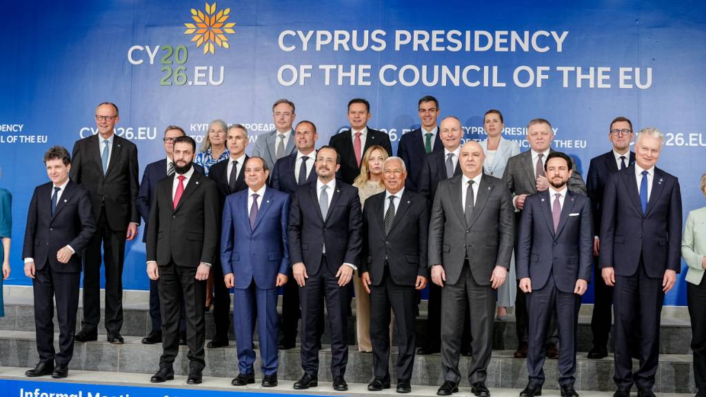 Staats- und Regierungschefs der EU-Staaten zusammen in Zypern. Foto: Kay Nietfeld/dpa