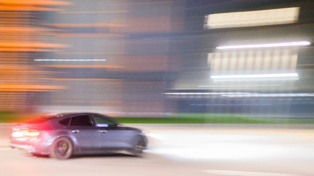 Schwyzer Polizei stoppt 23-jährigen Autofahrer nach Verfolgungsjagd
