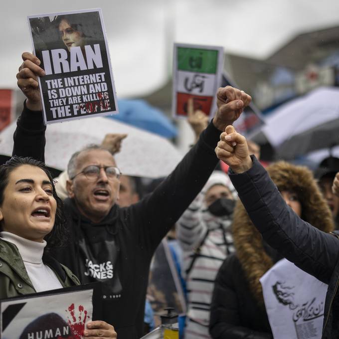 Iranische Aktivistinnen erklären, was die Demos in Zürich bewirken können 