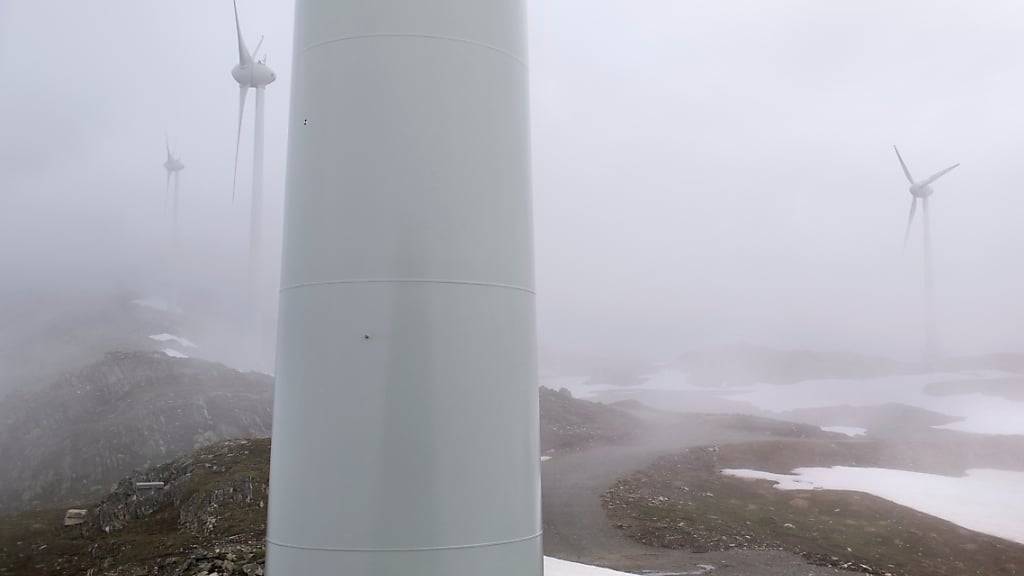 Blick auf den bestehenden Windpark des Elektrizitätswerks Ursern. (Archivaufnahme)