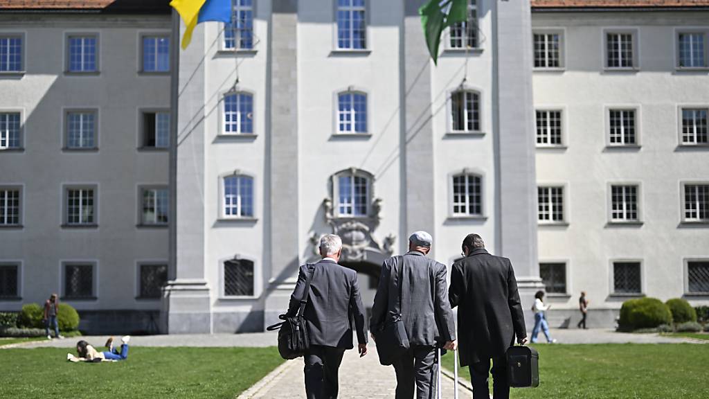 Im St. Galler Regierungsgebäude ist die Finanzierung der Familienzulagen geändert worden. (Symbolbild)