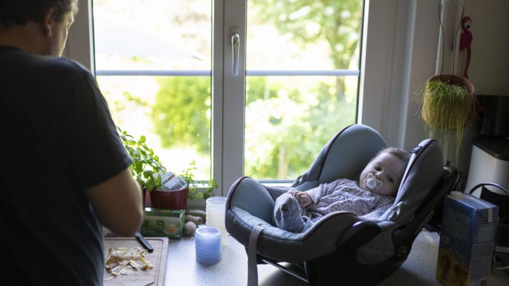 Eltern erhalten im Kanton Schwyz keinen Bonus für Kinderbetreuung. (Symbolbild)