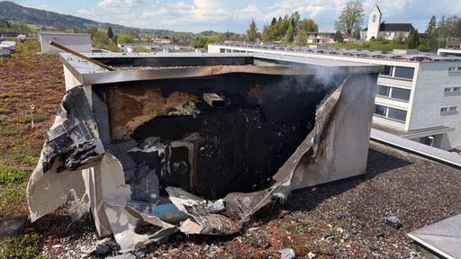 Blitzschlag verursacht Dachbrand an Wohnhaus in Wittenbach SG
