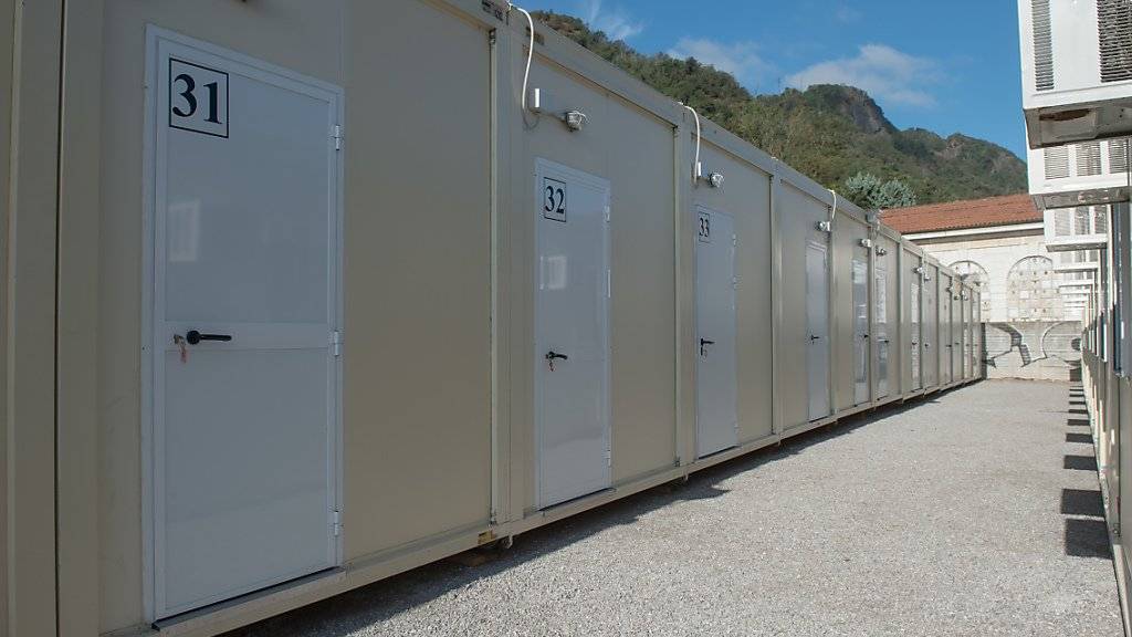 Die in Como gestrandeten Flüchtlinge sollen mit Beginn der kühleren Jahreszeit in die neuen Wohncontainer ziehen. 250 Personen haben von dem Angebot bislang gebraucht gemacht. (Archiv)