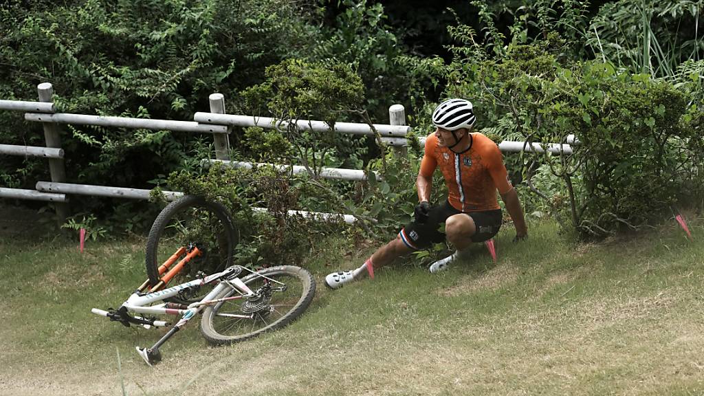 Mathieu van der Poel nach seinem Sturz im olympischen Rennen in Tokio