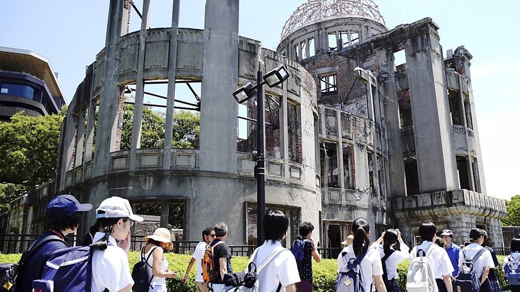 Tausende haben am Dienstag in der japanischen Stadt Hiroshima dem Atombombenabwurf vor 74 Jahren gedacht.