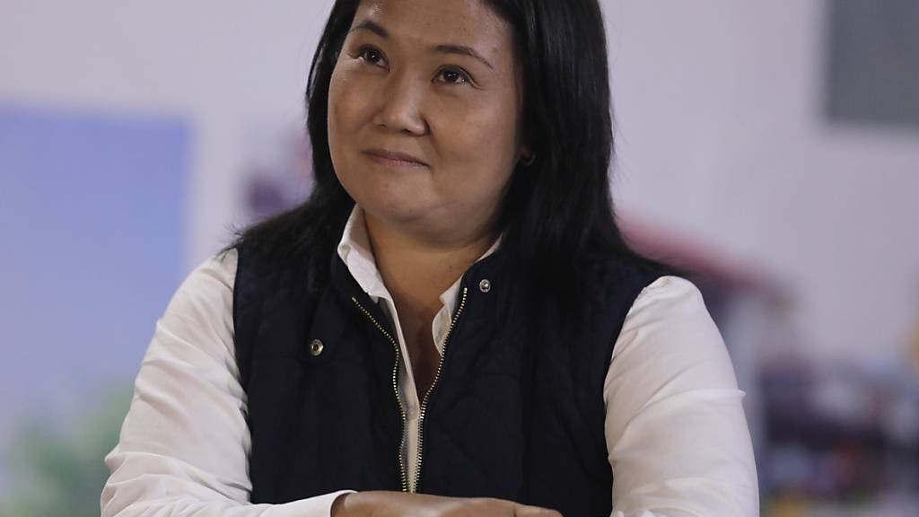 Präsidentschaftskandidatin Keiko Fujimori lächelt während einer Pressekonferenz in ihrer Wahlkampfzentrale. Foto: Guadalupe Pardo/AP/dpa