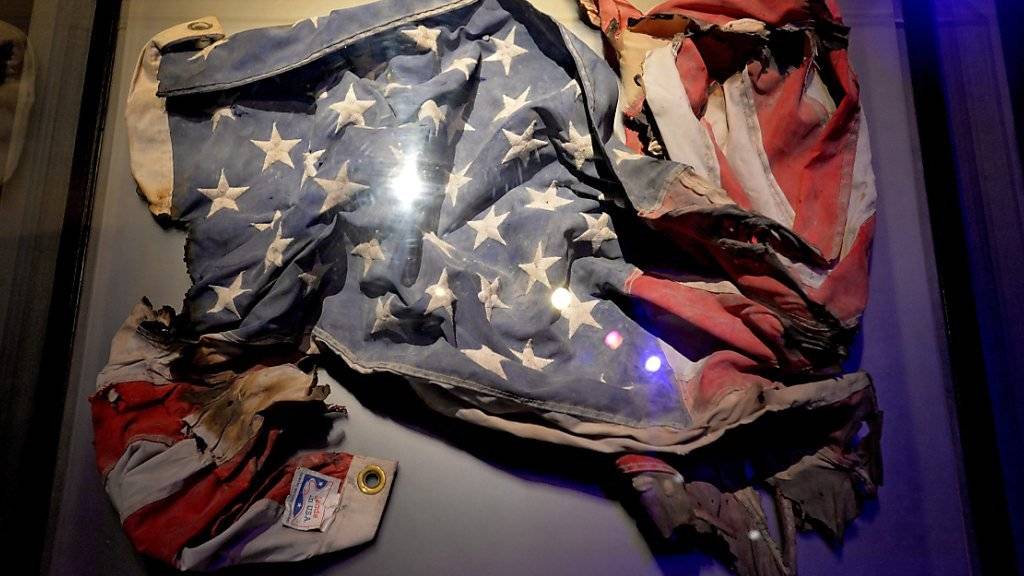 Eine US-Flagge, die am Tag des Anschlags beim World Trade Center gehisst war.