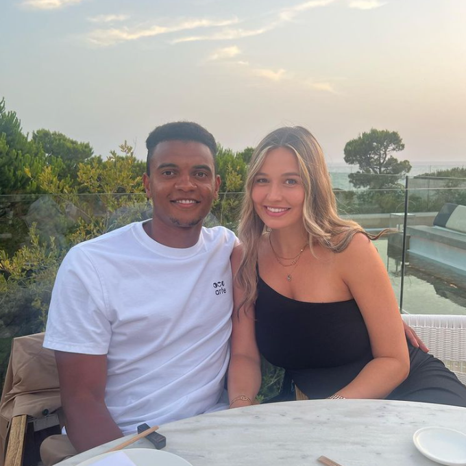 Manuel Akanji und seine Frau Melanie werden zum dritten Mal Eltern