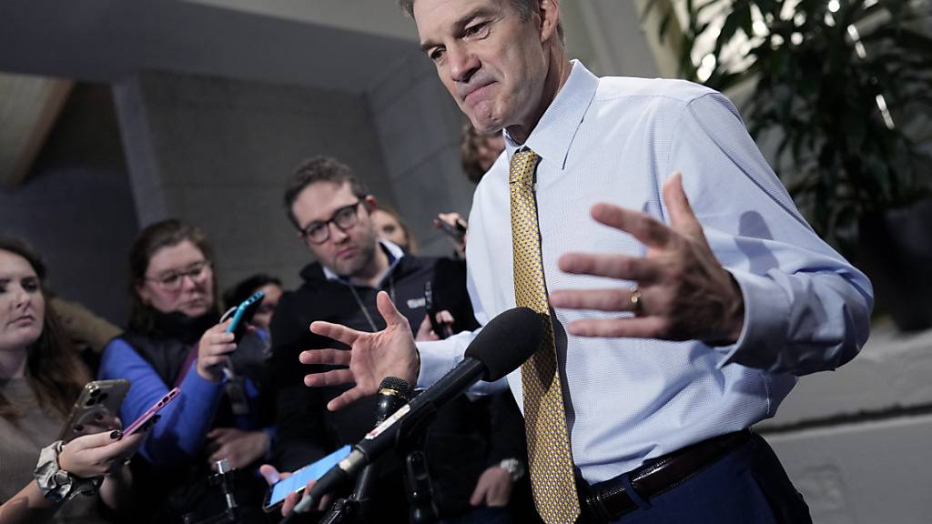 Jim Jordan, Abgeordneter des US-Repräsentantenhauses für Ohio, spricht mit Journalisten. Foto: J. Scott Applewhite/AP/dpa