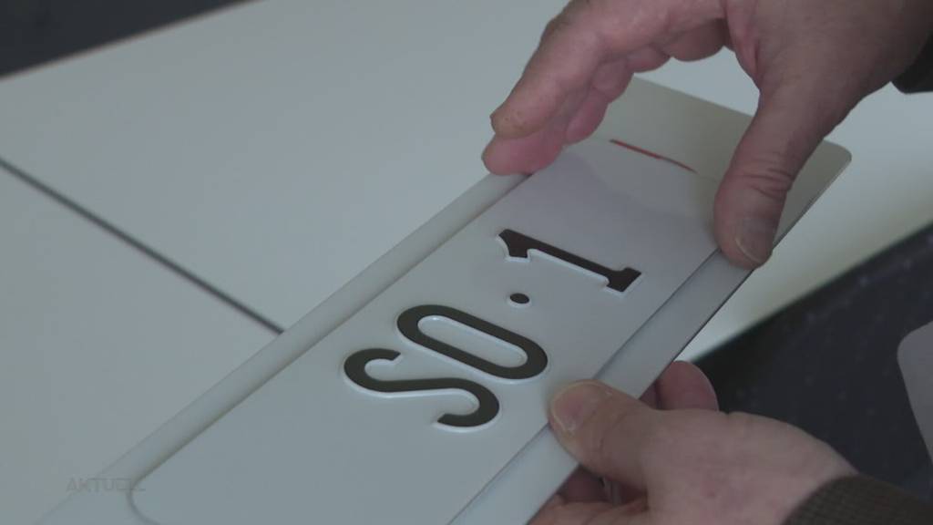 Solothurn 1: Wer blättert knapp 400.00.- für ein Blechschild hin?