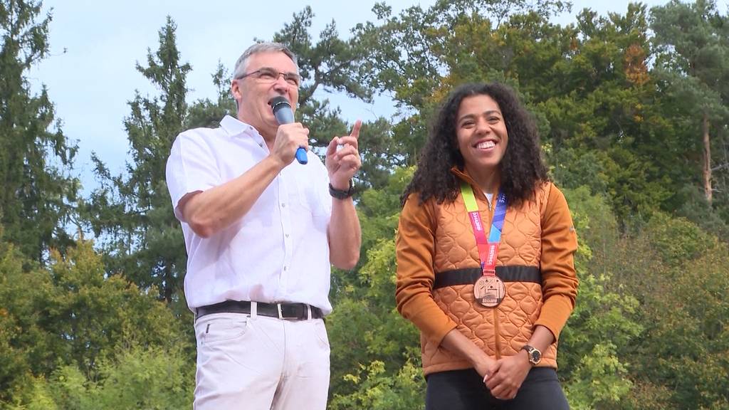 Köniz ehrt seinen Leichtathletikstar Kambundji