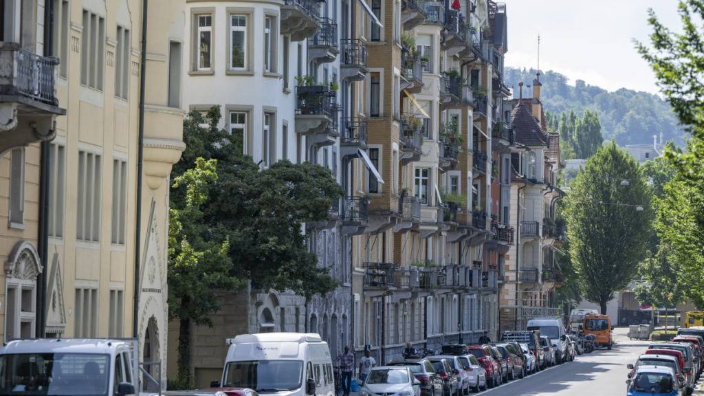 In der Stadt Luzern sollen weniger Parkplätze verschwinden, fordert eine Initiative. (Archivbild)