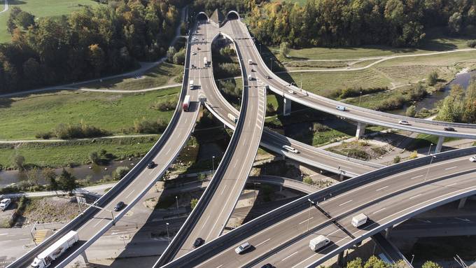 Kantonsrat will Strassenverkehrsabgaben nicht senken