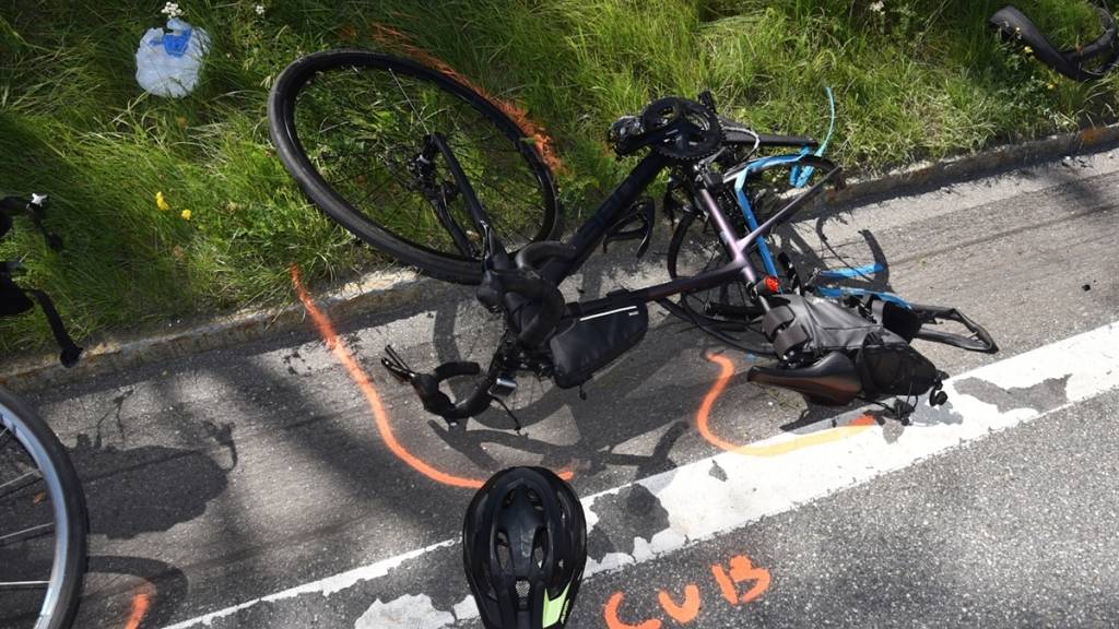 So sah das Rennvelo einer der gestürzten Frauen nach dem Unfall aus.