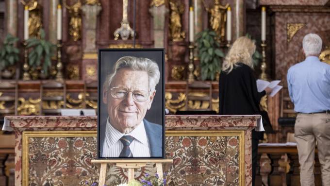Rund 400 Personen gedenken Hans Küng bei Feier in Luzern
