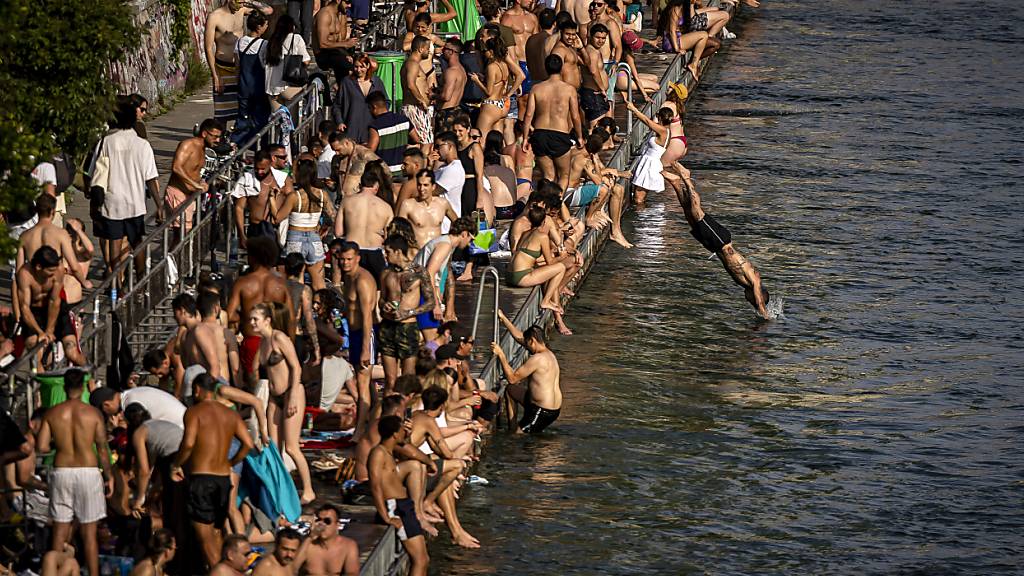 Das Wetter scheint es zwar (mit ein paar Ausnahmetagen) nicht ganz verstanden zu haben, aber der Sommeranfang ist dieses Jahr früher als in den letzten über 200 Jahren. (Archivbild)