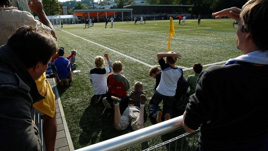 Der Fussballplatz Spiegelfeld in Binningen BL anlässlich eines Cupspiels zwischen dem SC Binningen und dem FC Aarau im September 2008. (Archivbild)