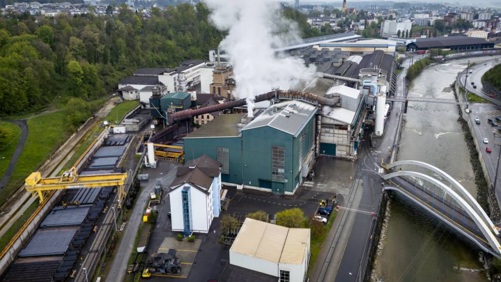Steeltec in Emmenbrücke blickt auf eine lange Tradition zurück. Ihren Ursprung hat das Unternehmen in der Drahtzug- und Nagelfabrik der Gebrüder von Moos, die 1842 gegründet wurde. (Archivaufnahme)