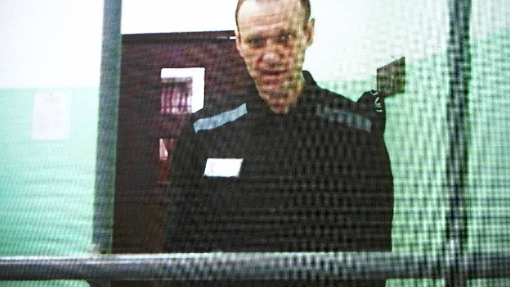 SCREENSHOT - «Für Russland gibt es keine größere Bedrohung als das Putin-Regime»: Alexej Nawalny hat sich einmal mehr aus dem Gefängnis zu Wort gemeldet. Foto: Alexander Zemlianichenko/AP/dpa