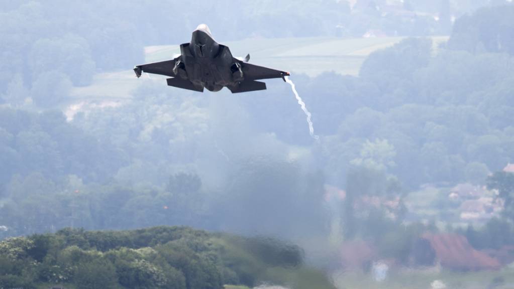 Künftig sollen 36 Kampfjets des Typs F-35 den Schweizer Luftraum schützen. Das beantragt der Bundesrat dem Parlament. (Archivbild)