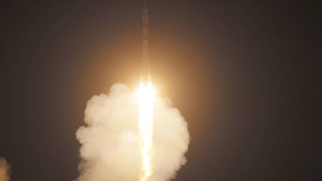 Trotz ihrer äusserst angespannten Beziehungen planen Russland und die USA nach Moskauer Angaben zwei weitere gemeinsame Flüge zur Internationalen Raumstation ISS. (Archivbild)