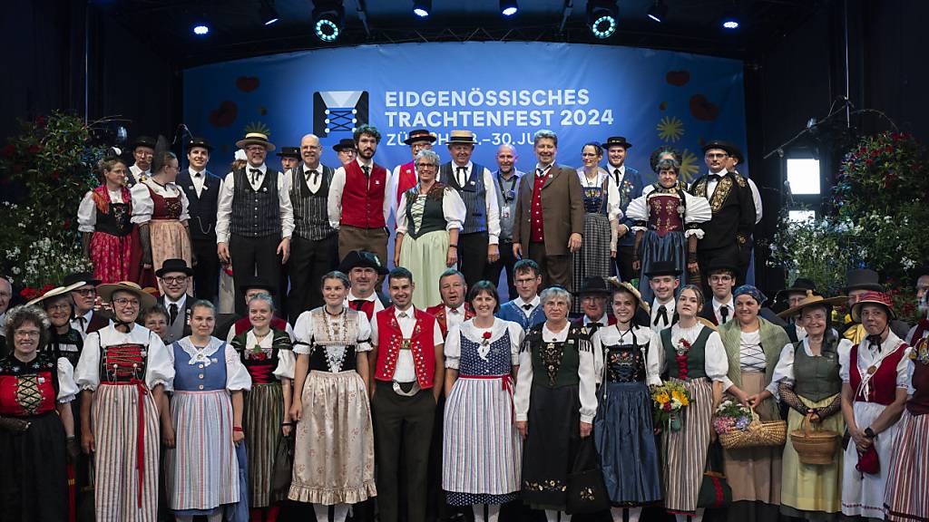 Eidgenössisches Trachtenfest mitten in Zürich eröffnet