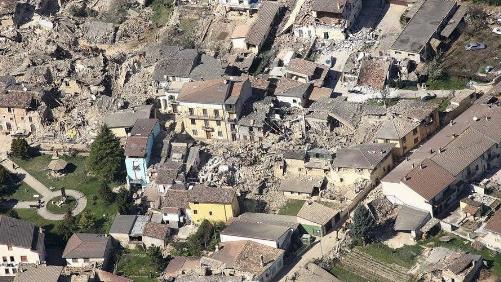 Die italienische Stadt L' Aquila wurde 20009 von einem Erdbeben heimgesucht und stark zerstört (Archiv)