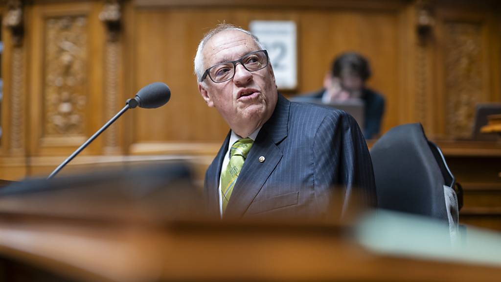 Der Thurgauer Nationalrat Christian Lohr (Mitte) an der Herbstsession 2023. (Archivbild)