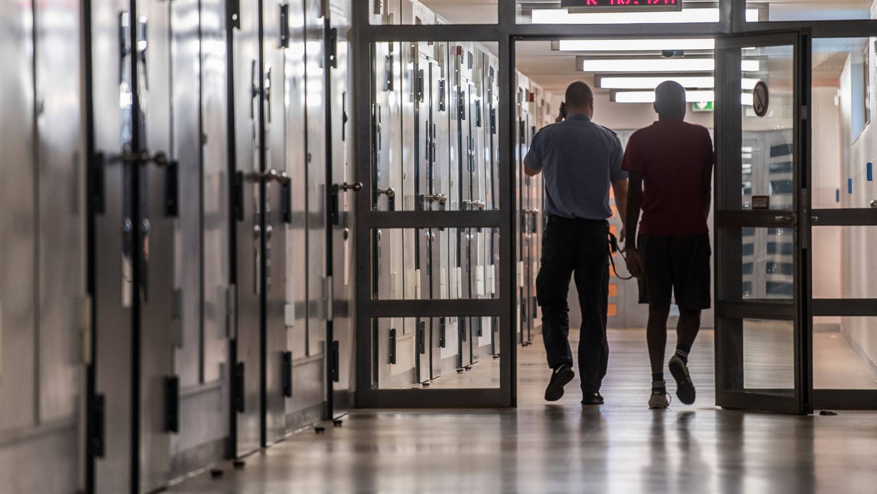 17 Prozent der Personen, die 2014 zu einer Strafe verurteilt wurden, landeten innert dreier Jahre erneut im Gefängnis.