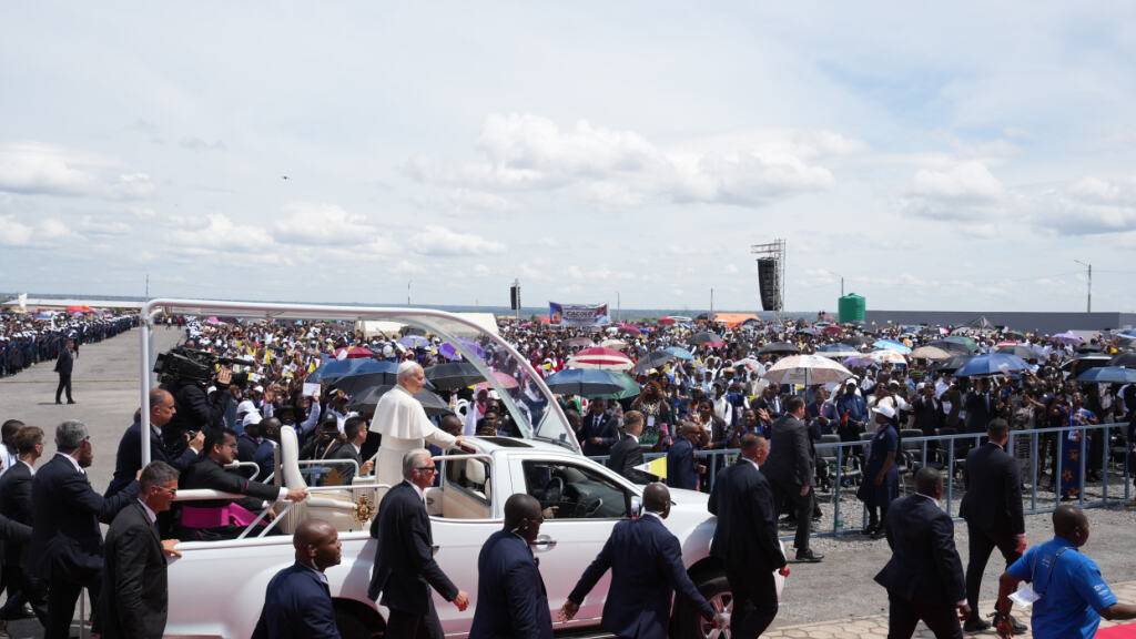 Papst Leo XIV. in Saurimo, Angola. Foto: Andrew Medichini/AP/dpa