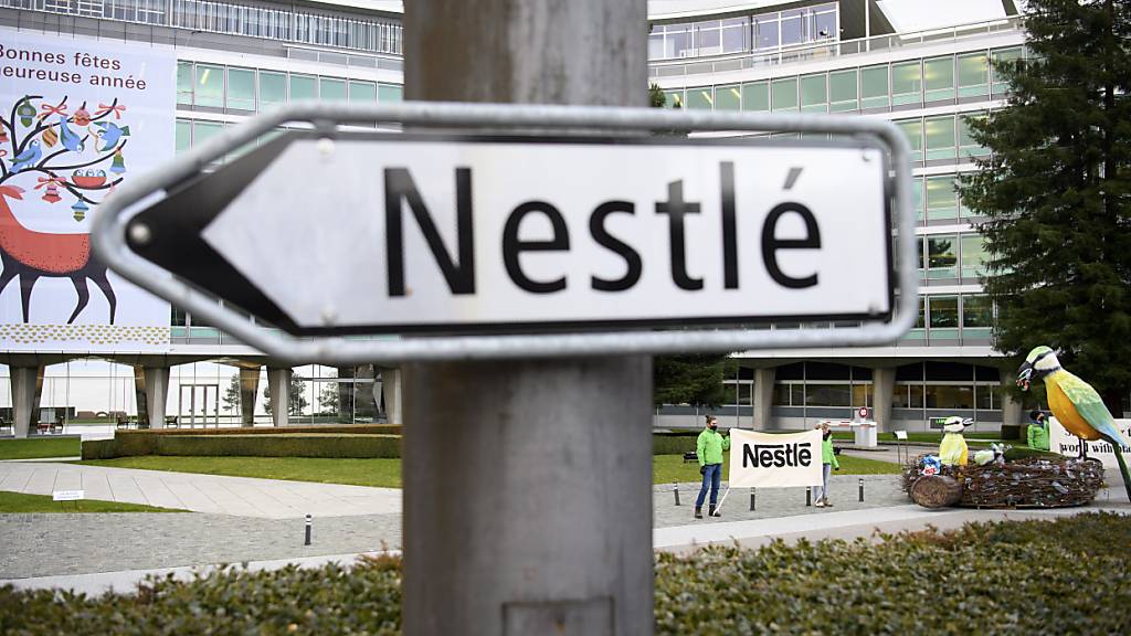 Drei Schweizer Konzerne haben es unter die 100 wertvollsten Unternehmen der Welt geschafft: Nestlé liegt auf Platz 36, vor den Pharmakonzernen Roche im 51. Rang und Novartis auf Platz 53 Rangliste. (Archivbild)