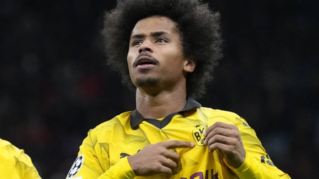 Karim Adeyemi feiert den dritten Dortmunder Treffer
