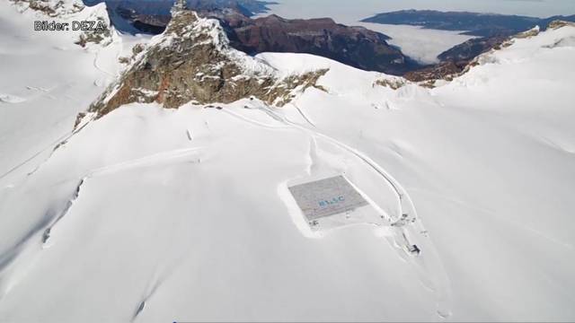 Riesen-Postkarte auf dem Aletschgletscher