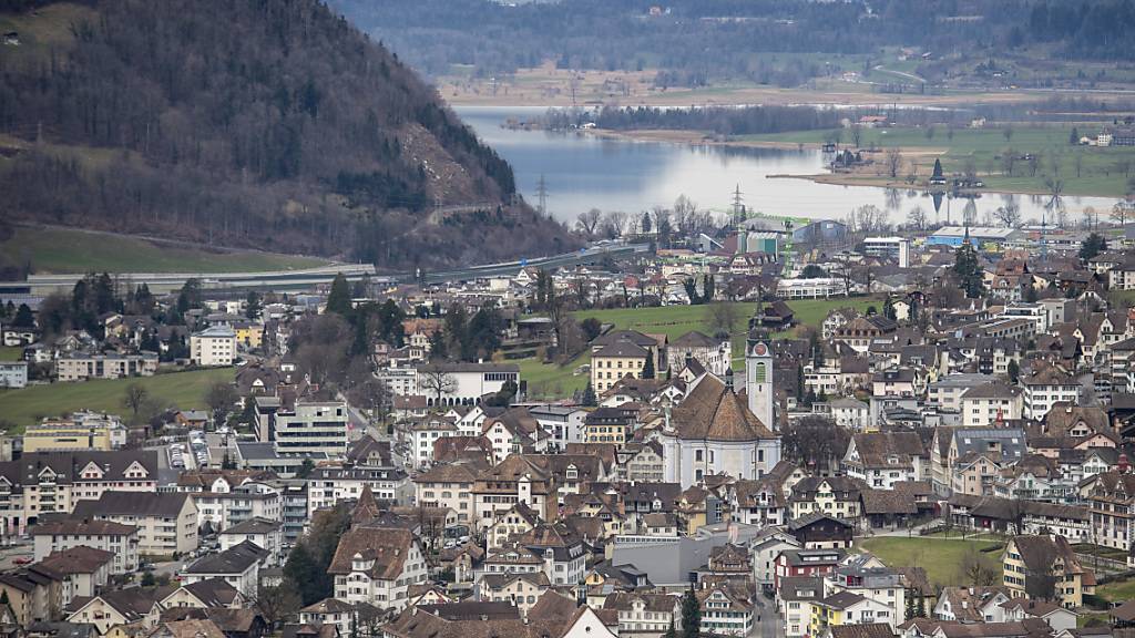 Der Schwyzer Gemeinderat will bei Umzonungen eine Abgabe einführen. (Archivbild)
