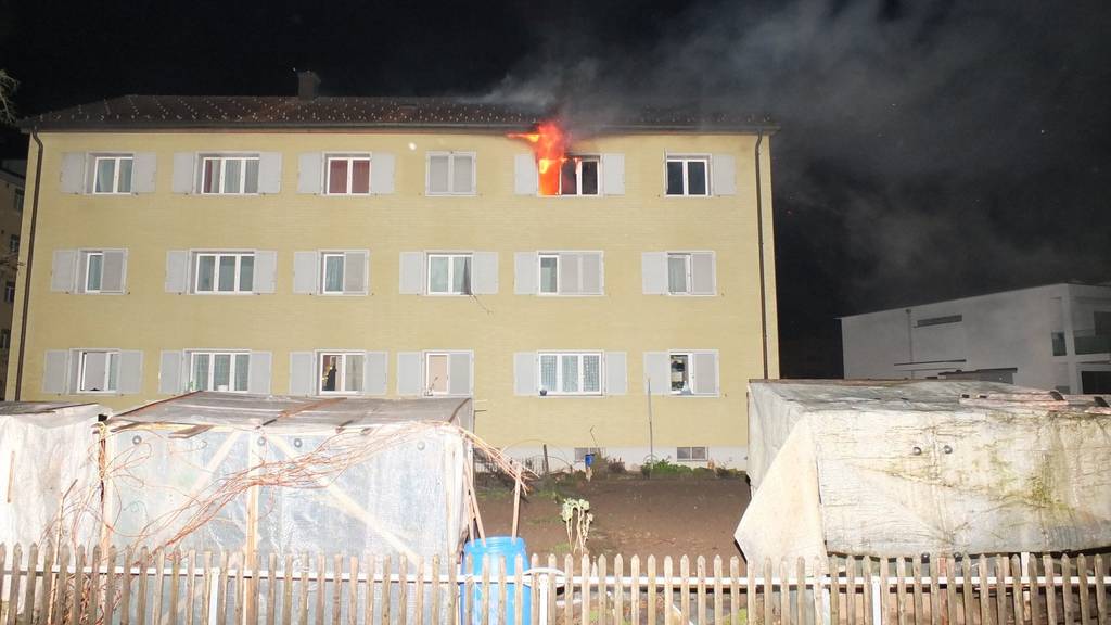 Im dritten Stock brannte eine Wohnung der Asylunterkunft.