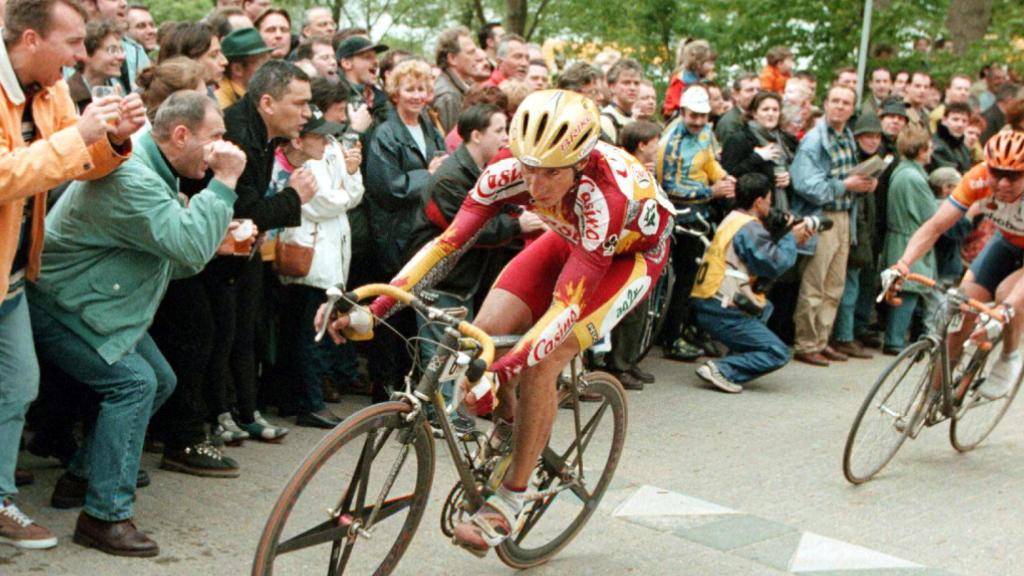 Rolf Järmann auf dem Weg zu seinem zweiten Sieg am Amstel Gold Race 1998