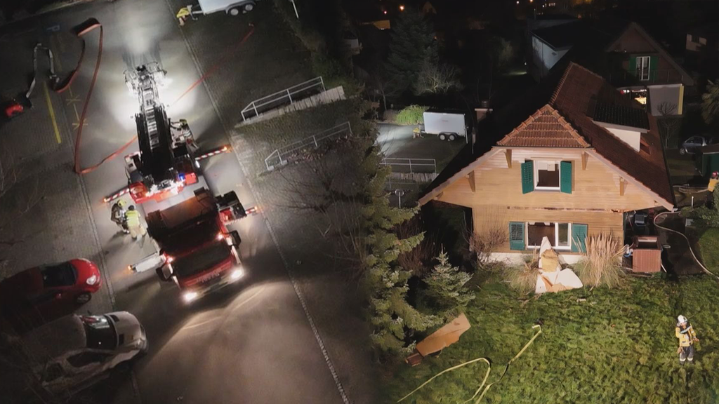 Brand in Egnacher Einfamilienhaus: 100 Feuerwehrleute im Einsatz