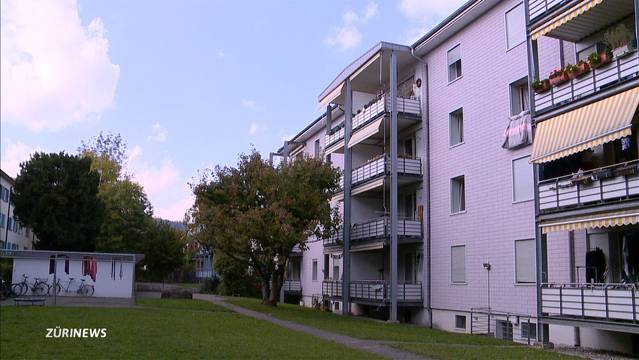Rentnerin stürzt tödlich vom Balkon