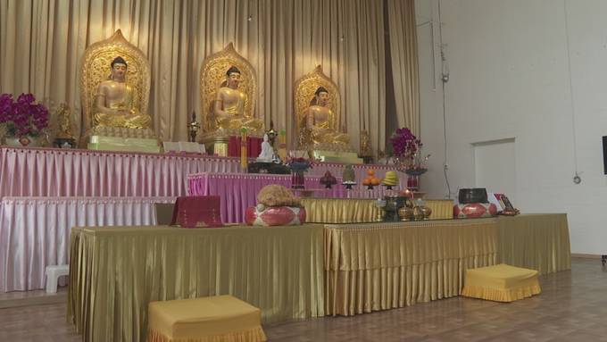 Seit 30 Jahren eine buddhistische Nonne – Zu Besuch im Tempel Gelfingen