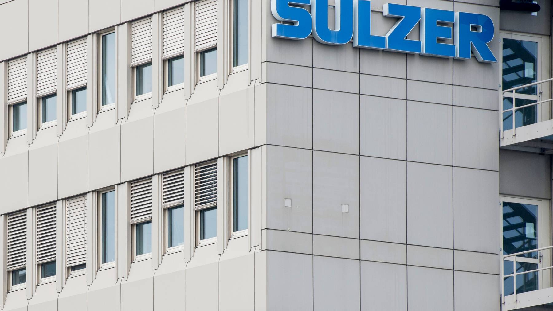Sulzer hatte bereits im Frühjahr Restrukturierungen angekündigt. Nun ist klar, dass 55 Stellen an drei Standorten abgebaut werden.