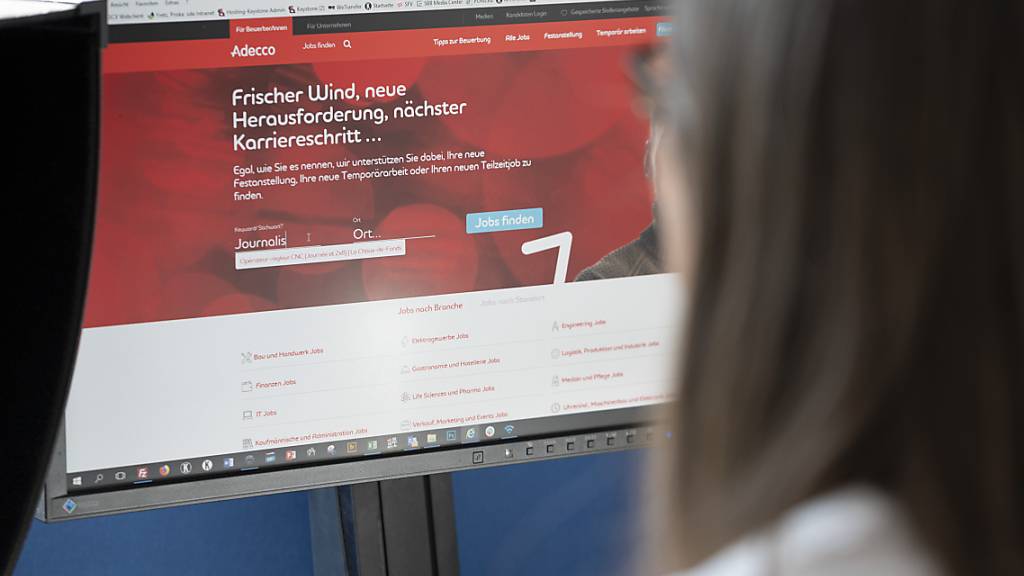 Adecco baut das Geschäft mit digitalen Personallösungen mit dem Kauf der französischen Firma Qapa aus. Dafür nimmt Adecco mindestens 65 Millionen Euro in die Hand.(Archivbild)