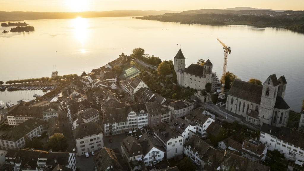 Der Stadtrat von Rapperswil-Jona will die Steuern erhöhen. Ähnliche Anträge gibt es auch in Wil oder Gossau. (Archivbild)