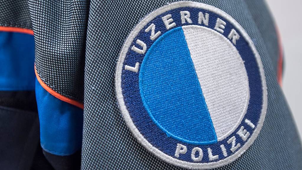 Die Luzerner Polizei rückte am Mittwochmorgen zu einem Unfall in der Stadt Luzern aus. (Symbolbild)