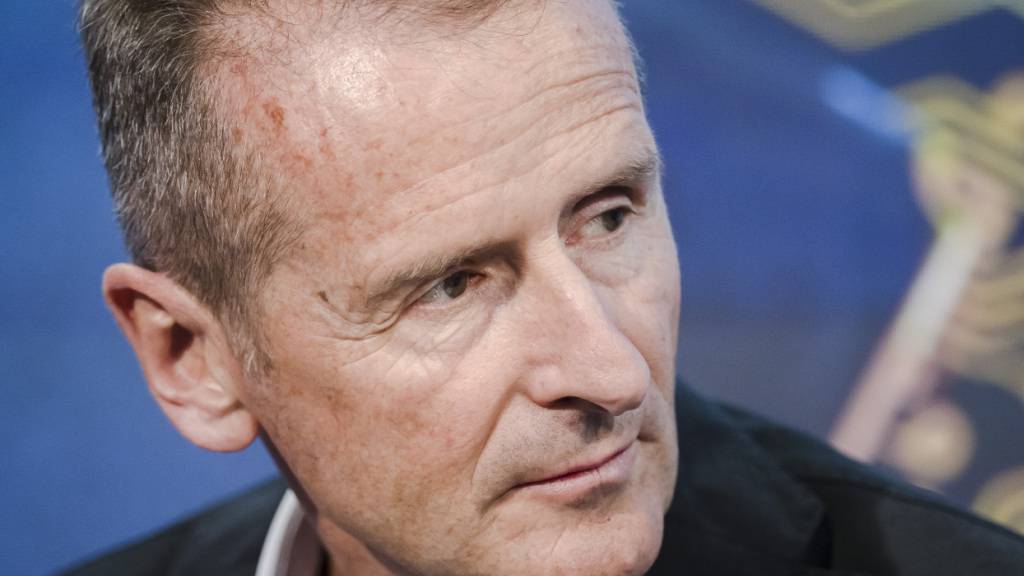 Herbert Diess gab 2022 den Posten als VW-Konzernchef an Oliver Blume ab. (Archivbild)