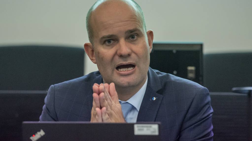 Die Luzerner Regierung, auf dem Bild der Wirtschaftsdirektor Fabian Peter (FDP), will mit einer Stiftung die Innovationsfähigkeit der Luzerner KMU stärken. (Archivfoto)