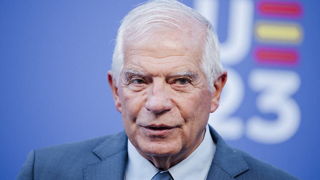 Josep Borrell, EU-Außenbeauftragter, spricht vor dem Treffen der EU-Verteidigungsminister in Toledo mit Journalisten. Foto: Mateo Lanzuela/EUROPA PRESS/dpa