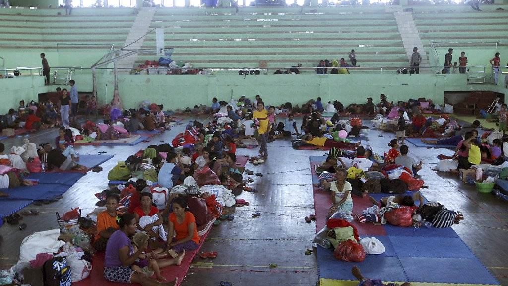 Die Sporthalle in Klungkung wurde kurzerhand in eine provisorische Unterkunft für die Evakuierten umfunktioniert.