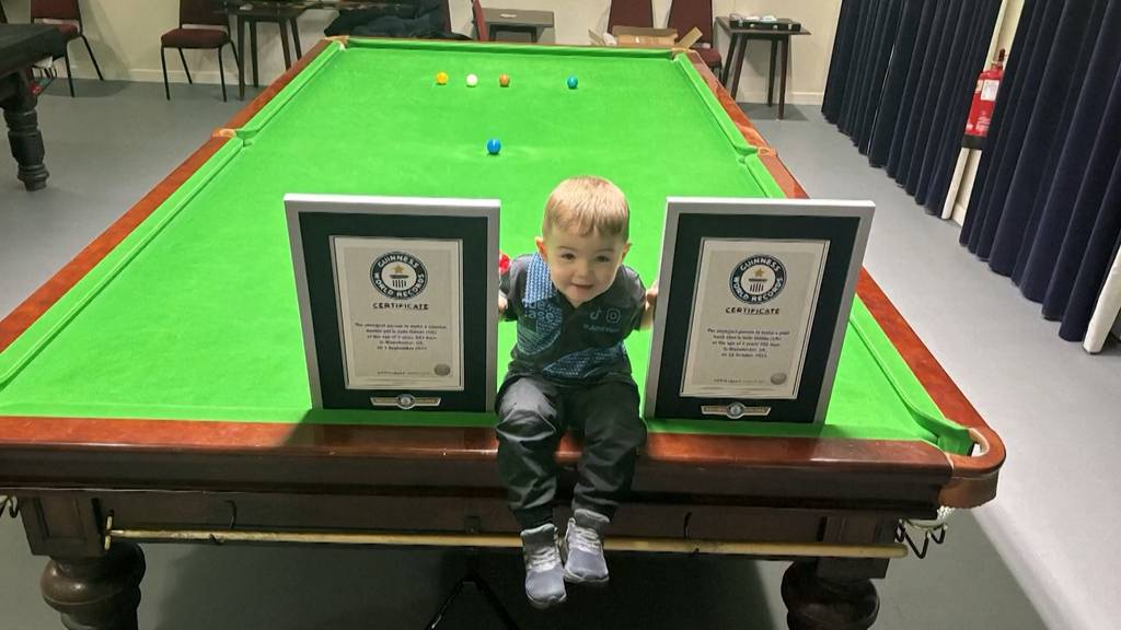 2-jähriges Snooker-Wunderkind stellt gleich zwei Weltrekorde auf