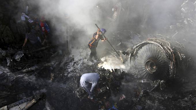 Bericht: Menschliches Versagen bei Flugzeugunglück in Pakistan